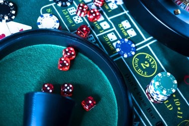gengtoto platform showing football betting, live casino, and slots on mobile